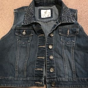Justice jean vest